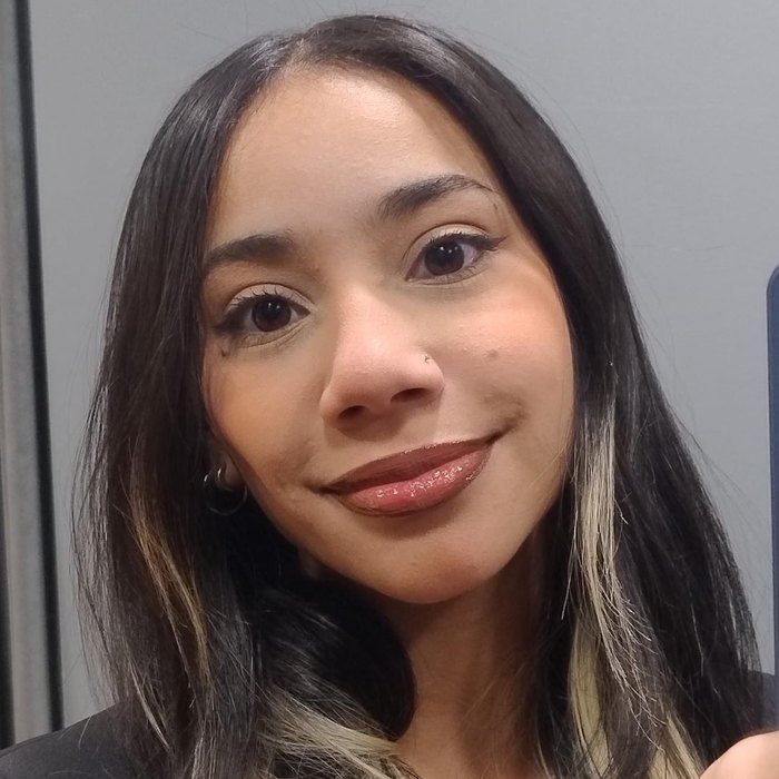 Isabela Munoz, Estagiária de Direito
